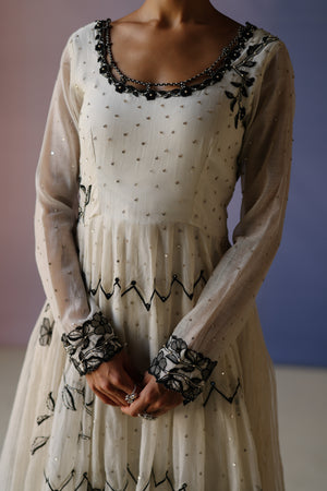 Ivory Round-neck Anarkali Set.